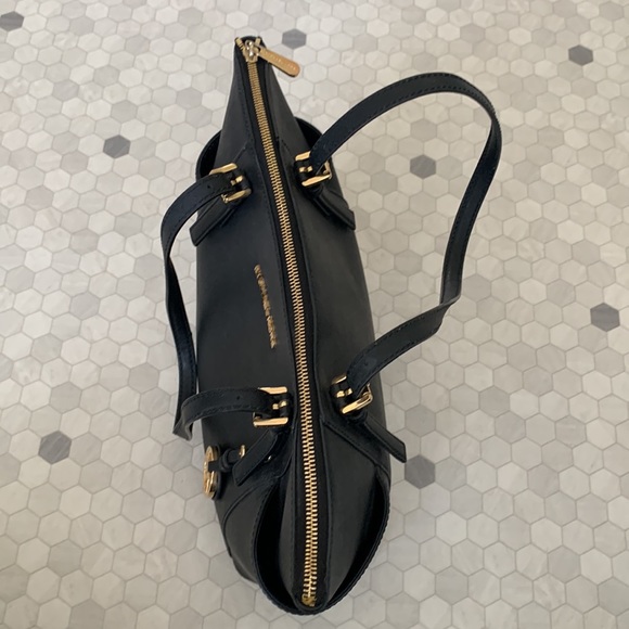 Black Michael Kohrs Purse - Picture 2 of 6